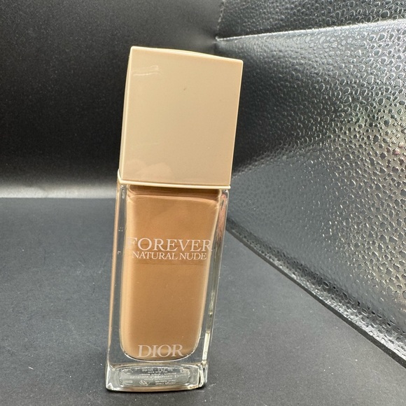 NWT FULL SIZE Dior Forever Natural Nude Foundation - Shade 1CR - Picture 2 of 7